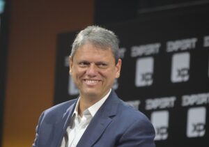 Meta terá de informar quem financiou anúncios com fake news contra Tarcísio