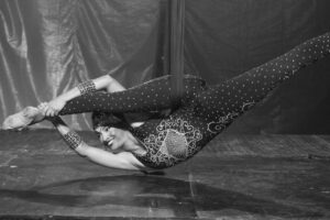 Like Circus promove sessão solidária com ingresso mediante doação de 1 litro de leite para o Fundo Social de Solidariedade