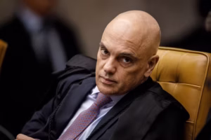 Candidatos à Presidência pressionam por saída de Moraes do STF após revelação de mensagens