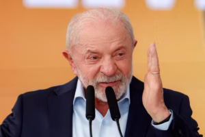 Lula anuncia reajuste do Bolsa Família a menos de três semanas do primeiro turno