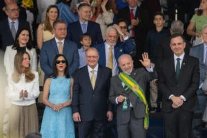 Lula participa do 7 de Setembro ao lado dos chefes dos Três Poderes