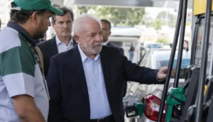 Governo amplia para R$ 500 milhões multa por preço abusivo de combustíveis