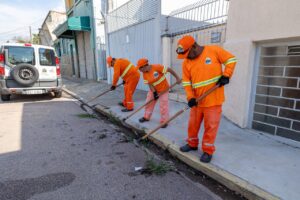 ‘Quem Ama, Cuida’: Prefeitura intensifica limpeza e roçagem nas margens do Rio Jundiaí. Ações de zeladoria em todas as regiões da cidade