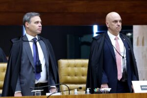 Mendonça determina análise de mensagens de Moraes e gera reação dentro da PF