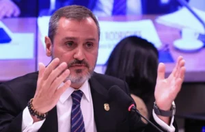 Diretores da PF colocam cargos à disposição após afastamento de Andrei Rodrigues