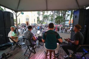 Cerveja na Barão tem samba, pagode, cervejas artesanais e gastronomia neste sábado