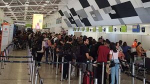 ANAC autoriza contenção de passageiros e prevê suspensão de voos em casos graves