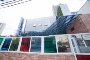 Aluno de 14 anos denuncia professor por racismo durante aula em escola particular de SP