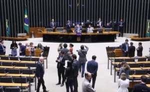 Câmara aprova fim da “taxa das blusinhas” e medida segue para o Senado