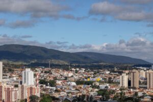 Tempo deve ficar firme nos próximos dias, mas previsão é de chuva no final de semana em Jundiaí