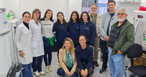 Alunas de Jundiaí premiadas em projeto internacional visitam a FMJ