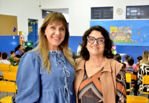 Estante de Historinhas leva contação de histórias e novos livros para crianças da rede municipal de Várzea Paulista