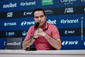 Marcelo Paz marcou reunião para reclamar de pressão e acabou demitido do Corinthians
