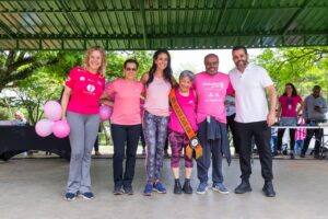 Caminhada do Outubro Rosa reúne centenas de mulheres em manhã de conscientização no Parque da Cidade