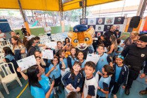 Ludicidadania celebra formatura de 175 alunos e apresenta oficialmente sua nova mascote