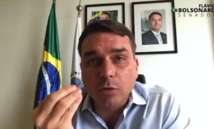 Flávio promete usar força no Congresso para mudar Constituição e ‘redemocratizar’ o Brasil