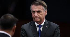 Defesa de Bolsonaro pede liberdade e suspensão da condenação ao STF