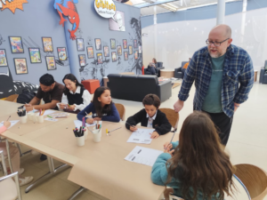 Biblioteca Municipal promove sessão de curtas infantis e oficina gratuita de criação de personagens