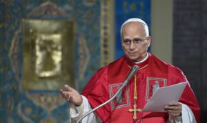 Papa Leão XIV anuncia cirurgia para retirar nódulo no pulmão nos próximos dias