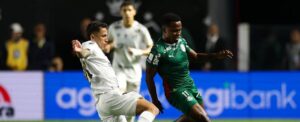 Palmeiras empata com o Santos e pode ver Flamengo ampliar vantagem na liderança