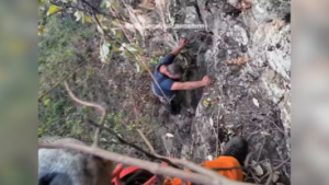 Turista fica mais de 16 horas preso em penhasco após escorregar ao tentar tirar selfie no Tocantins