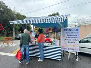 Alimentação saudável: ação na feira da Vila Rio Branco aproxima informação e cuidado da população
